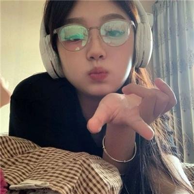 苏亚梦游仙境 海报